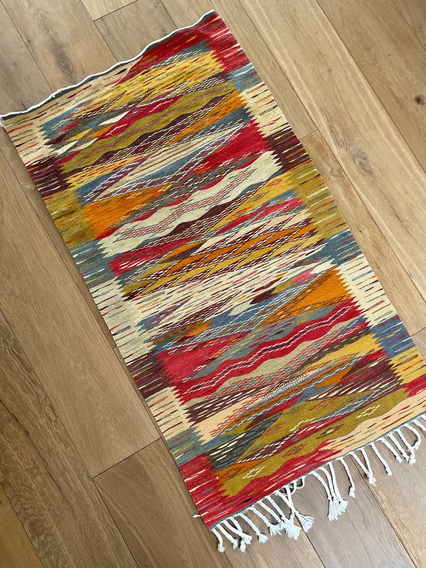 Taznakht Area Rug "Hada"